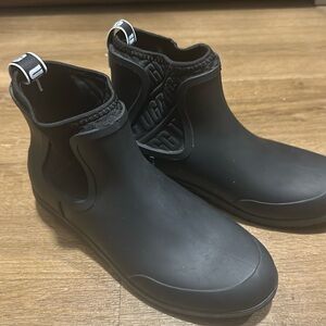 NWOT Ugg Waterproof Ankle Boots